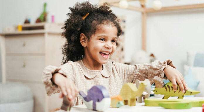 4 συμπεριφορές που παρατηρούνται σε ευτυχισμένα παιδιά και παρεξηγούνται από τους γονείς