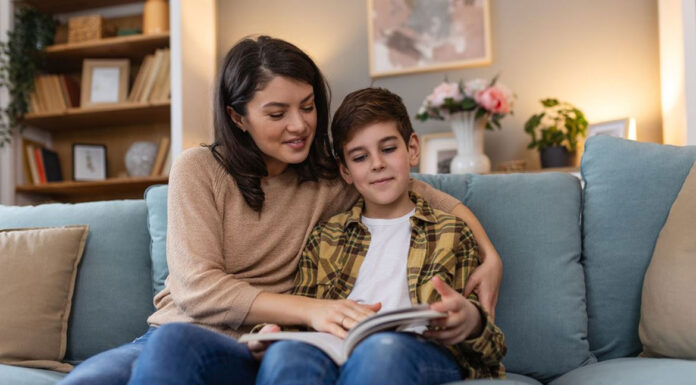 5 ερωτήσεις για να ενισχύσεις την αυτοπεποίθηση του παιδιού σου στην αρχή της ημέρας