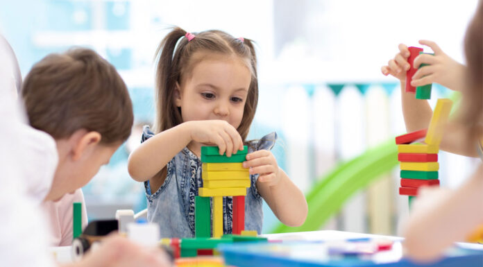 Πόσες λέξεις πρέπει να λέει ένα παιδί ανάλογα με την ηλικία του