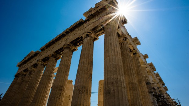 Sun_over_Parthenon_Athenian_Acropolis_3-4_perspetive_rear_facade._Athens_Greece-620x350.jpg