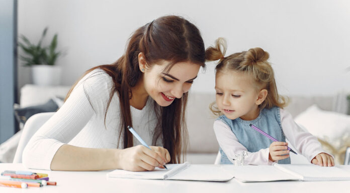9 χαρακτηριστικά των γονιών που μεγαλώνουν επιτυχημένα παιδιά