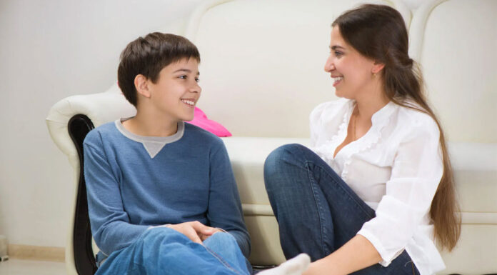 3 φράσεις που λένε οι γονείς και μπορεί να επηρεάσουν την αυτοπεποίθηση των παιδιών τους