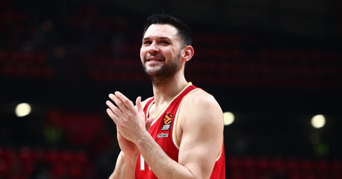 KOSTAS-PAPANIKOLAOU-1200x630.jpg