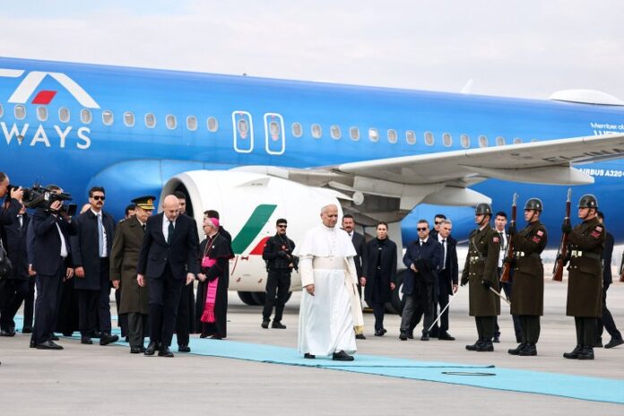 2025-11-27T094702Z_1604454375_RC2X4IAMM84A_RTRMADP_5_POPE-TRIP-TURKEY-768x512-1.jpg