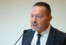 «Καμπανάκι» από τον Στουρνάρα: Ζήτησε επαγρύπνηση από τις τράπεζες λόγω του πολέμου στη Μέση Ανατολή