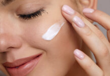 Είναι αφυδατωμένο το δέρμα σας; Το έξυπνο τρικ για να το καταλάβετε