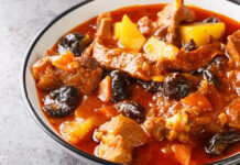 Μοσχαράκι με δαμάσκηνα και καρότα