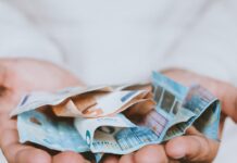 Νέο voucher ύψους έως και 800 ευρώ: Αρχίζει σήμερα η υποβολή αιτήσεων – Ποιους αφορά