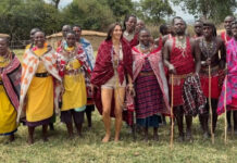 Ναυσικά Παναγιωτακοπούλου: Η Αφρική, οι μύθοι και ο χορός με τους Μασάι (σαν κλιπ της Κοκκίνου)