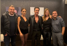 Αυτή η εμφάνιση της Αντωνά δίπλα στον Λιάγκα με Micro Short, τύπου No Pants άναψε φωτιές