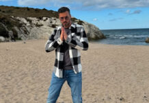 Γιάννης Τσιμιτσέλης: Δοκίμασε να αλλάξει χρώμα στα μαλλιά του (έστω και στα ψέματα) αλλά το feedback που πήρε μάλλον δεν θα του αρέσει!