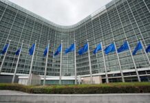 Κομισιόν: Η έκθεση για το ελληνικό φορολογικό σύστημα – Τι αναφέρει για το «κενό» στην είσπραξη ΦΠΑ και τις φοροαπαλλαγές