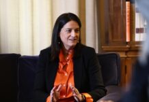 Κεραμέως: Στόχος να έρθει η συμφωνία για τις Συλλογικές Συμβάσεις στη Βουλή τον Ιανουάριο – Τι είπε για τις άδειες γονέων σε περίπτωση κακοκαιρίας