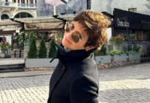 Ταμίλα Κουλίεβα: Όσο εμείς μετράμε αντίστροφα για τα Χριστούγεννα, εκείνη μετρά βουτιές στη θάλασσα