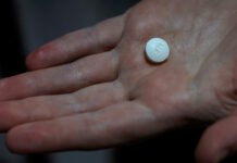 Απίστευτο περιστατικό σε νοσοκομείο: Nοσηλεύτρια αντί να δώσει φάρμακο σε ασθενή το κατάπιε η ίδια