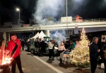 Μπλόκα αγροτών: Έκλεισε το αεροδρόμιο Ηρακλείου, μία πτήση ανά 3 ώρες στα Χανιά – Δύο συλλήψεις στο «Ν. Καζαντζάκης»