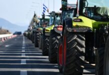 Ακρίβεια: Στα «μπλόκα» οι αγρότες, στα «κάγκελα» οι καταναλωτές