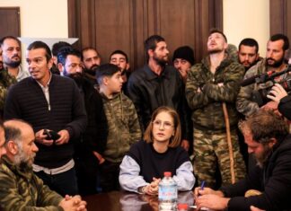 Ηράκλειο: Οι αγρότες έχουν κάνει κατάληψη στην Αποκεντρωμένη Διοίκηση Κρήτης – «Το κεφάλι μας δεν χαμηλώνει»