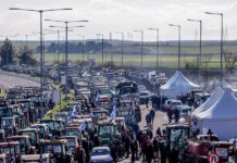 18 μπλόκα αγροτών ανοίγουν τον δρόμο του διαλόγου και ζητούν συνάντηση με την κυβέρνηση