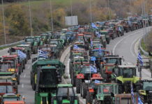 Οι αγρότες παραμένουν σε θέση μάχης ενισχύοντας τα μπλόκα σε τελωνεία και εθνικές οδούς – Ο χάρτης των κινητοποιήσεων