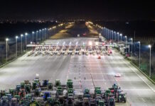 Μπλόκα αγροτών: Μετ’ εμποδίων η μεγάλη έξοδος των εκδρομέων για τις γιορτές – Ο οδικός χάρτης των κινητοποιήσεων