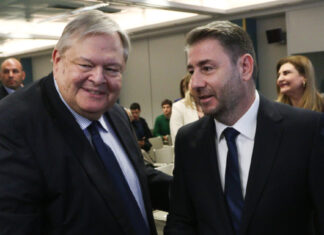 Ανδρουλάκης και Βενιζέλος ανοίγουν διάλογο για τη Συνταγματική Αναθεώρηση και το άρθρο περί ευθύνης υπουργών