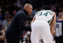 Ντοκ Ρίβερς για τον τραυματισμό του Γιάννη Αντετοκούνμπο: «Μπορεί να πάρει περισσότερο χρόνο από ό,τι θέλουμε»