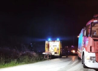 Άρτα: Νεκρός οδηγός φορτηγού που μετέφερε λάδια και ανατράπηκε στην Ιόνια Οδό