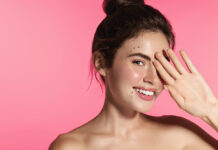 Barbie Blush Look: Η viral τάση στο μακιγιάζ που θα σας κάνει να μοιάζετε με κούκλα