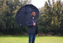 Λεωνίδας Κουτσόπουλος: Ο γιος του «γκαζώνει» στον πεζόδρομο της Ακαδήμου, ένα τσακ πριν από τον κεντρικό