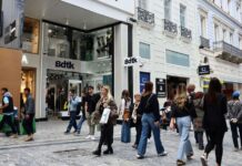 Χειμερινές εκπτώσεις 2026: Πότε κάνουν πρεμιέρα και τι πρέπει να γνωρίζουν οι καταναλωτές για τις αγορές τους στα καταστήματα