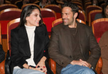 Κωνσταντίνος Αργυρός: Με σύζυγο, πεθερά και κουνιάδο στην παρουσίαση της συναυλίας του στο Λονδίνο