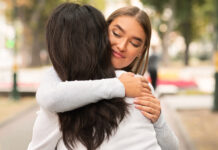 Φίλος ή… θεατής; Πώς να ξεχωρίσεις ποιος σε στηρίζει πραγματικά