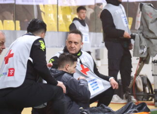 Ο Μιγιάτ Γκατσίνοβιτς αποχώρησε με φορείο μετά τον τραυματισμό του ΑΕΚ – Ατρόμητος