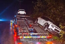 Φθιώτιδα: Όχημα «έφυγε» από αυτοκινητάμαξα σε παράδρομο – Δείτε φωτογραφίες