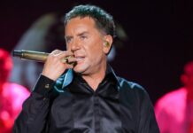 Γιώργος Μαζωνάκης: Στο πλευρό του ο ιδιοκτήτης του νυχτερινού κέντρου όπου εμφανίζεται ο Στέφανος Παπαδόπουλος