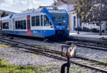 Καλάβρυτα: Αμαξοστοιχία της Hellenic Train σταμάτησε μεσ’ την μέση της διαδρομής για να βοηθήσει ορειβάτες που τους έκαναν σήμα