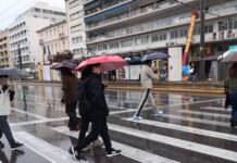 Καιρός αύριο: Νεφώσεις και τοπικές βροχές σε διάφορες περιοχές της χώρας – Πτώση της θερμοκρασίας στα βόρεια