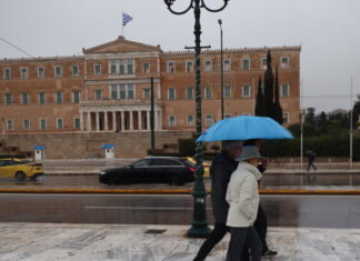 Καιρός σήμερα: Καταιγίδες σε Κρήτη και Κυκλάδες – Βελτίωση στα βόρεια και δυτικά