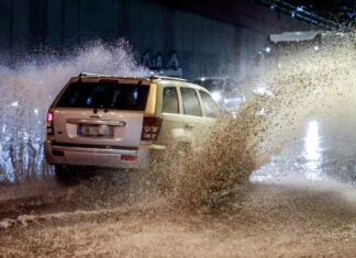 Κακοκαιρία Byron: Ήχησε το 112 στην Κεντρική Μακεδονία – «Αποφύγετε τις άσκοπες μετακινήσεις»