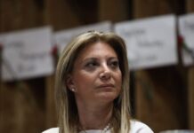 Επίθεση Καρυστιανού στην ΕΕ: Η Κομισιόν ήξερε την έλλειψη τηλεματικού αλλά δεν έκανε απολύτως τίποτα