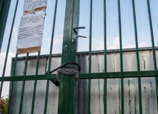 Γλυφάδα: Καταγγελία γονιών για σχολείο «υπό διάλυση»: Παραμένει κλειστό αν και τελείωσε η κατάληψη