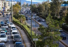 Κίνηση στους δρόμους: Στο «κόκκινο» Κηφισός, Κηφισίας και Αττική Οδός – Καθυστερήσεις και στο κέντρο της Αθήνας