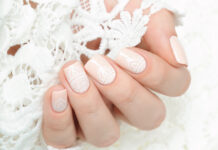 Lace nails: Το πιο ρομαντικό mani του χειμώνα
