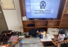 Κηφισιά: Άρπαξαν 180.000 ευρώ από υπάλληλο εταιρείας και το έβαλαν στα πόδια – Έχουν συλληφθεί 19 φορές για ληστεία