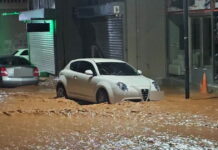 Η κακοκαιρία Byron «έπνιξε» Μάνδρα, Μέγαρα και Νέα Πέραμο – Βίντεο με τους ορμητικούς χειμάρρους