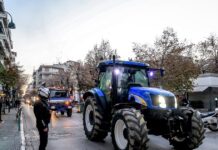 Αγροτικές κινητοποιήσεις: Έτοιμοι για Χριστούγεννα στα μπλόκα οι αγρότες – Αντί για συνάντηση, στέλνουν λίστα με αιτήματα στον Κυριάκο Μητσοτάκη