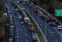 Μπλόκα αγροτών: Ενισχύονται σε Έβρο και σε κομβικά σημεία της Εθνικής Οδού Αθηνών-Λαμίας