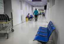 Αίγιο: Πέθανε ο 43χρονος ασθενής μποξέρ που γρονθοκόπησε γιατρό – Τι λέει ο ορθοπεδικός για την επίθεση