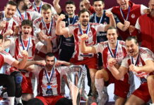 ΠΑΟΚ – Ολυμπιακός: Η απονομή του τροπαίου του League Cup του βόλεϊ ανδρών στους Πειραιώτες